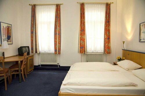 Hotel Perkeo, Забронировать Отель Гейдельберг Гейдельберг, рядом с Dokumentations - Und Kulturzentrum der Deutschen Sinti und Roma