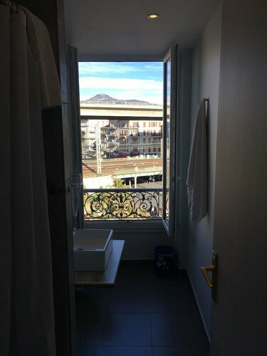 Hotel de Berne, Забронировать Отель Отели Ниццы с завтраком, рядом с Опера Ниццы, Завтраки