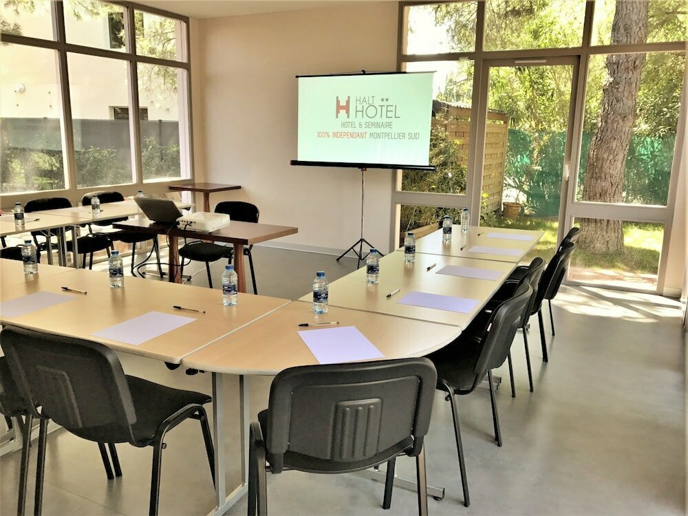 Halt Hotel