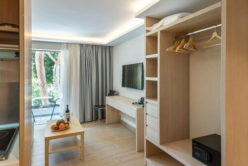 Triton Boutique Hotel, Забронировать Отель Отели острова Коса с бассейном, рядом с Мечеть Лоджии, Бассейн
