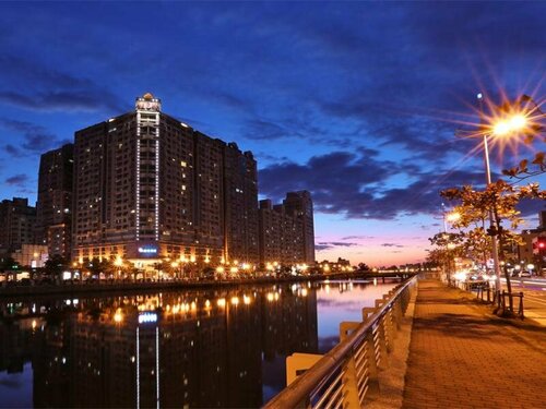 Wei-Yat Grand Hotel, Забронировать Отель Отели Аньпин с парковкой, рядом с Старая улица Аньпин, Парковка