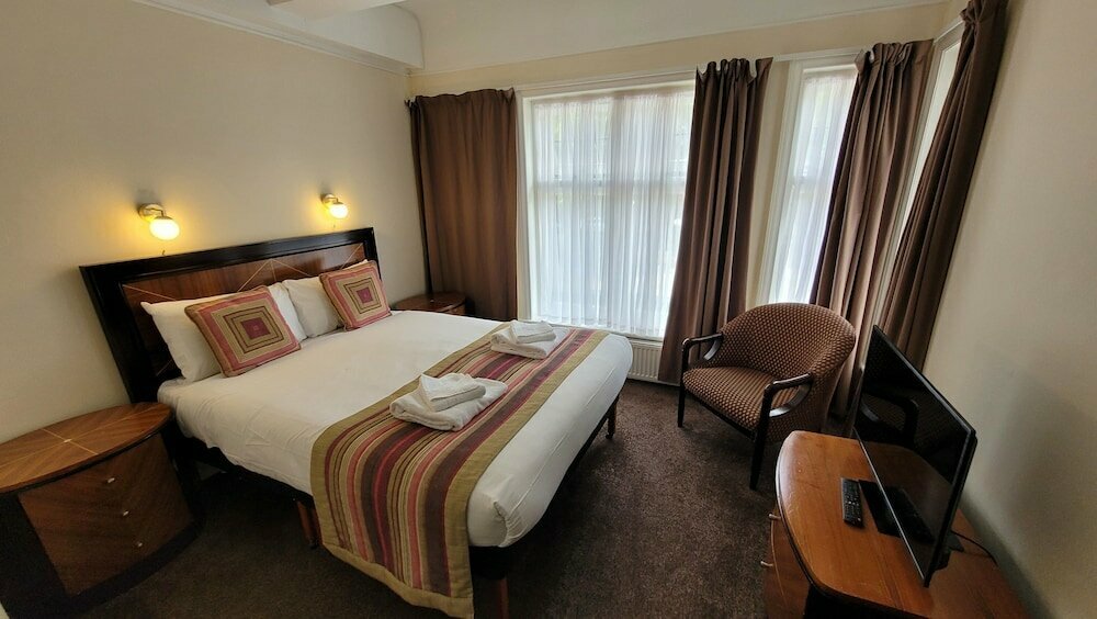 Heathlands Hotel