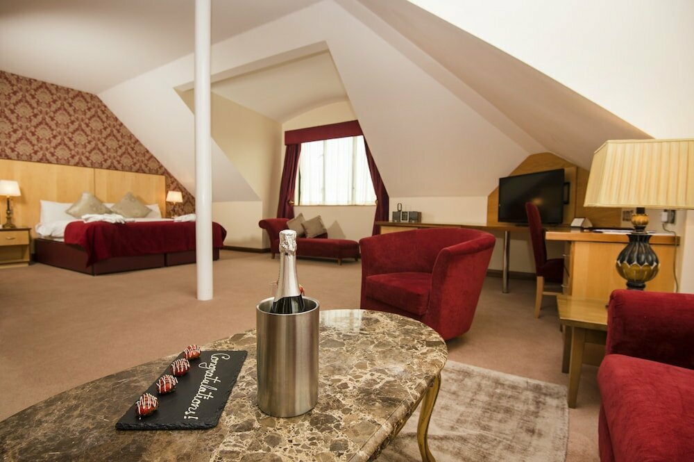 La Mon Hotel