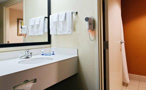 Fairfield Inn & Suites Charlotte Arrowood, Забронировать Отель Отели Шарлотте с завтраком, Завтраки
