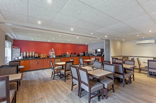 Best Western Plus Burlington Inn & Suites, Забронировать Отель Отели Hamilton, Halton and Brant с бассейном, Бассейн