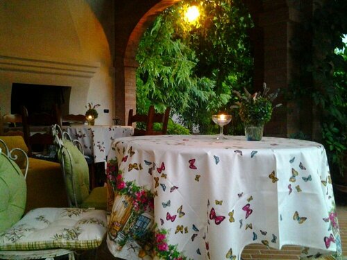 Agriturismo MELO IN FIORE con camere e colazioni nella zona del Prosecco DOCG Asolo, Забронировать Фермерский дом Отели Азоло с парковкой, Парковка