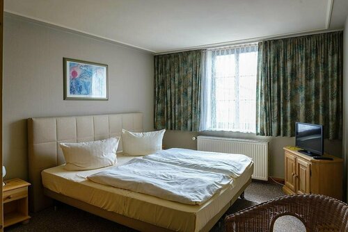 Ostseehotel Neubukow, Забронировать Отель Отели Нойбуков с парковкой, Парковка