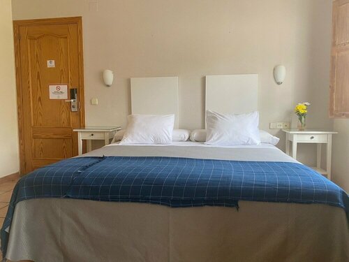 Hostal Moscatel, Забронировать Хостел Эсте Малага