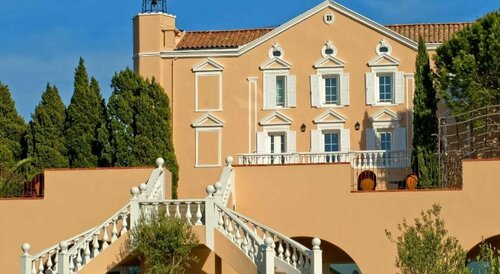 Roquebrune-sur-Argens, Book Hotel Hoteller i Rhône-Alps med parkering, Parkering