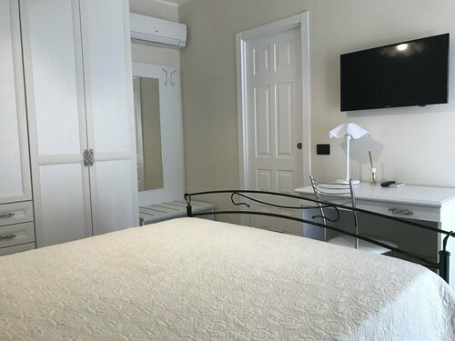 Bed and Breakfast Sun Wine, Забронировать Отель «постель и завтрак» Таранто Саленто