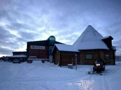 Hotel E-10, Book Hotel Hoteller i Lapland Sweden med parkering, Parkering