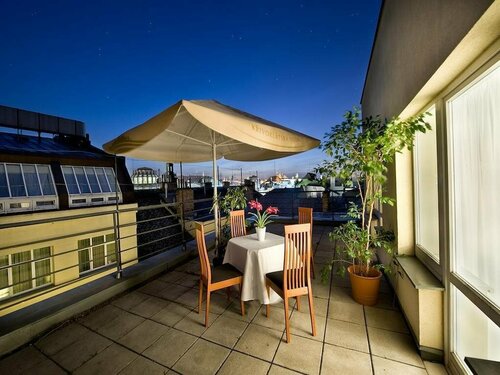 Ramada Prague City Centre, Забронировать Отель Бизнес-отели Праги 01, рядом с Театр Divadlo ABC, 4* 5*