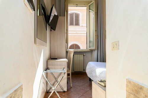 Hotel Julia, Book Hotel Trevi Rom