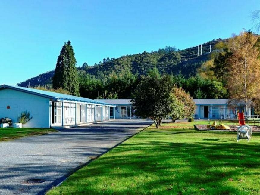 Fairy Springs Motel