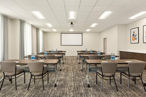 Garner Hotel Houston - Westchase by IHG, Забронировать Отель Отели Хьюстона 3 звезды, 3*