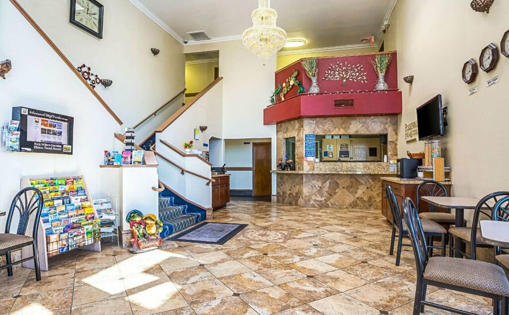Rodeway Inn & Suites