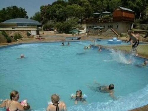 Gooderson Natal Spa Hot Springs Resort, Забронировать Курортный отель Отели Полпитерсбург с бассейном, Бассейн