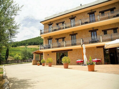 Agriturismo La Rocca dei Briganti, Book Landbrugsophold Castelli Romani SPA hoteller, SPA