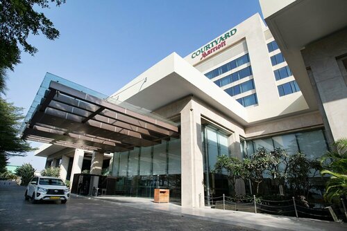 Courtyard by Marriott Pune Chakan, Réserver Hôtel Hôtels à Maharashtra avec parking, Parking