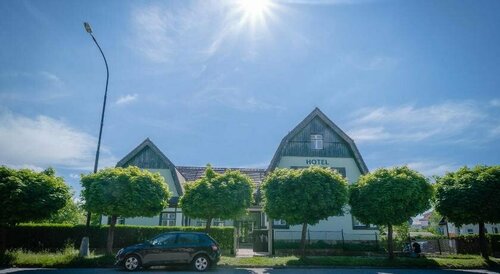 Hotel Zelená Marina, Rezerwuj Hotel Hotele w Vrchlabí z parkingiem, Parking