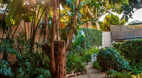 Maroela House Guest Accommodation, Забронировать Гостевой дом Белвилл Северный пригород Кейптауна