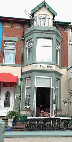 Ash Lea, Rezervați Bed and Breakfast Hoteluri în Blackpool cu parcare, aproape de Gynn Square, Parcare