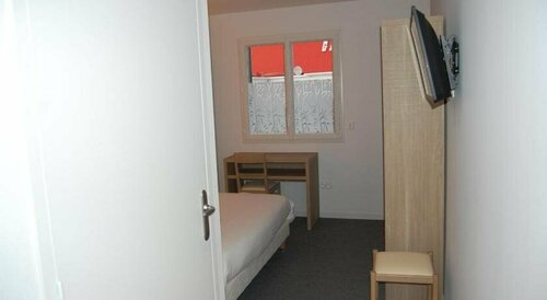 Fasthotel Laval, Забронировать Отель Отели Земель Луары с парковкой, Парковка
