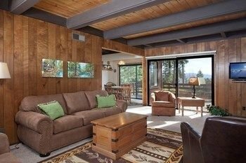 372 Rim Drive 3 Br home by RedAwning