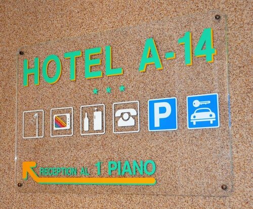 Hotel A-14, Rezervasyon Otel Modugno Bari Province