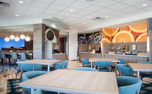 Fairfield Inn & Suites by Marriott Clearwater Beach, Забронировать Отель Отели Клируотер-Бич с завтраком, Завтраки