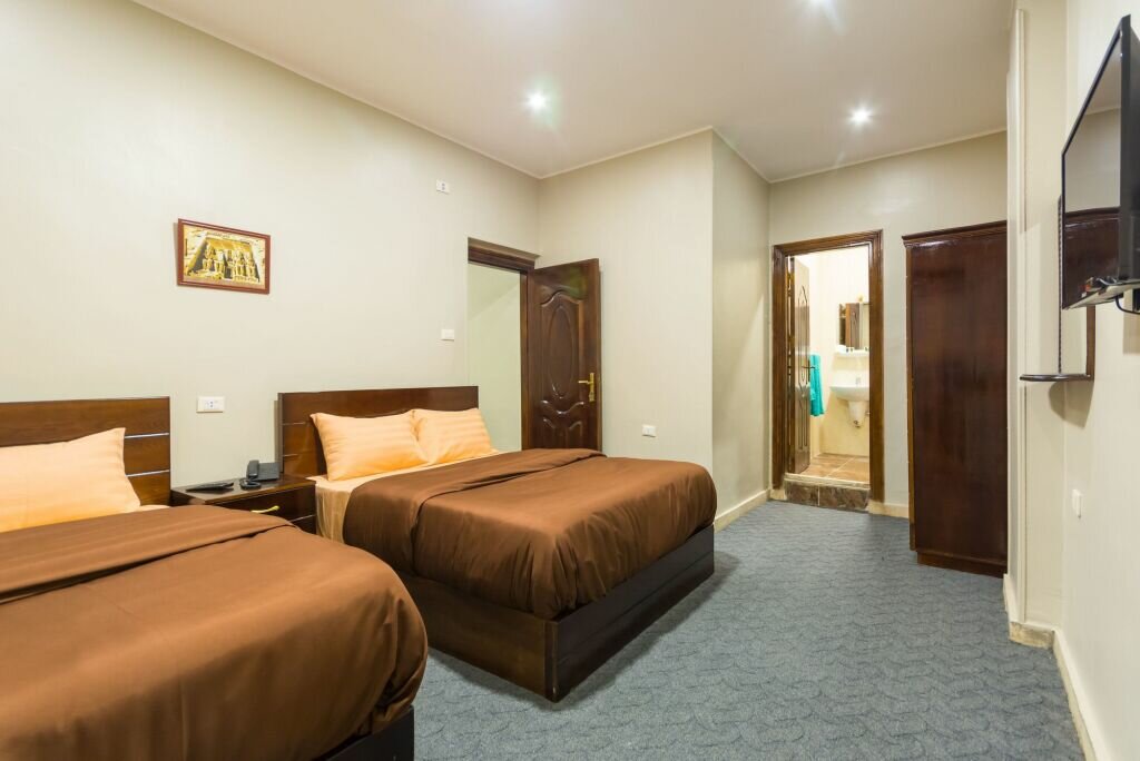 Knz pyramids hotel