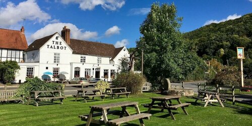 The Talbot at Knightwick, Book Bed and Breakfast Hoteller i Gloucestershire med parkering, Parkering