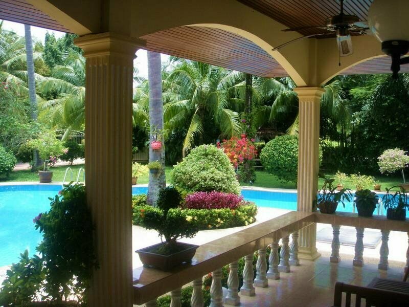 Coconut Paradise Villas