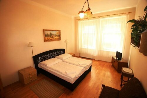 Pension Berg, Rezervovat Hotel 3hvězdičkové hotely v Praha 8, 3*