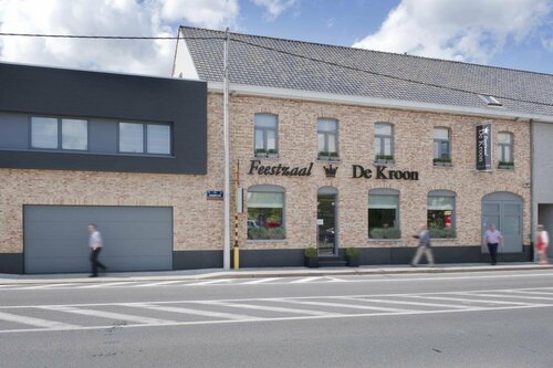 Feestzaal De Kroon, Забронировать Отель Отели Диксмёйде с парковкой, Парковка