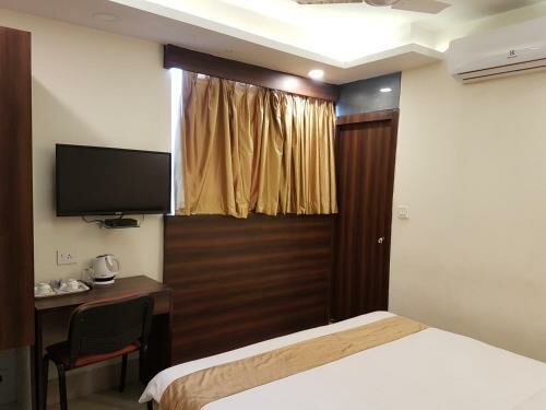 Fabhotel Motisarai