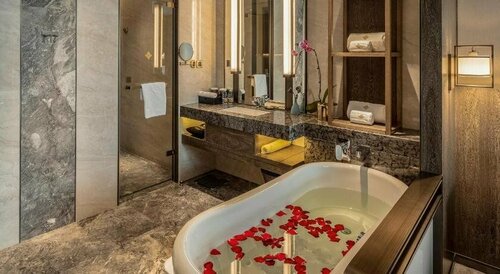 Jinling Grand Hotel, Boek Hotel Hotels in Yu Bei met parkeren, Parkeren