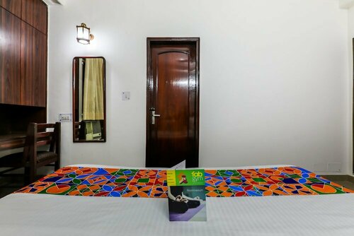 Via Hemkunt Mansion - Nr Noida Sector-15 Metro, Забронировать Отель Недорогие отели Нойда, недорого