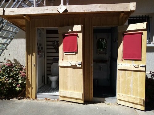 Les Tonneaux de l'Eure Logement Insolite, Book Pension Neuilly Ile de France