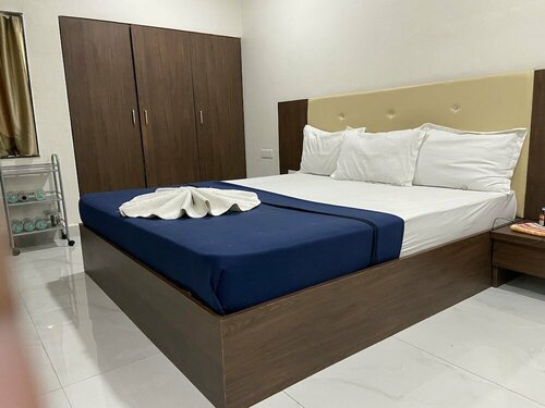 Hotel Millennium Plaza, Забронировать Отель Моти Хавди штат Гуджарат