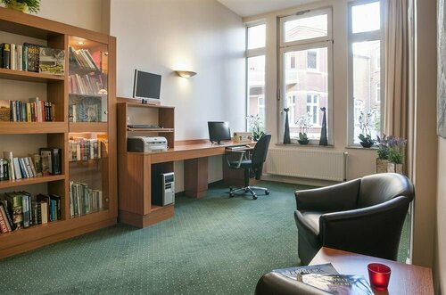 LIHO - einfach Lübeck, Забронировать Отель Отели Любека 4 звезды, рядом с Концертный зал и конгресс-центр Любека, 4*