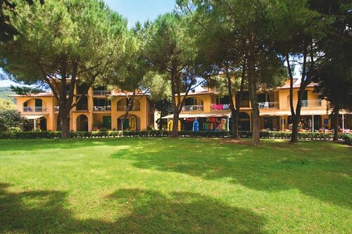 Residence Golfo Della Lacona, Book Hotel Hotels in Lacona with Parking, Parking
