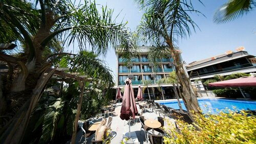 Laren Family Hotel & Spa - Boutique Class, Забронировать Курортный отель Отели Средиземноморского региона с парковкой, Парковка