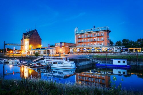 Hotel Dömitzer Hafen, Забронировать Отель Отели Мекленбург-Померания с бассейном, Бассейн