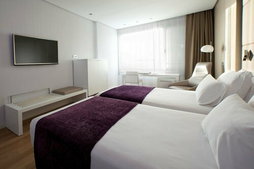 NH Collection Madrid Eurobuilding, Забронировать Отель Бизнес-отели Мадрида, рядом с Церковь Св. Хуана де Риберы, 4* 5*