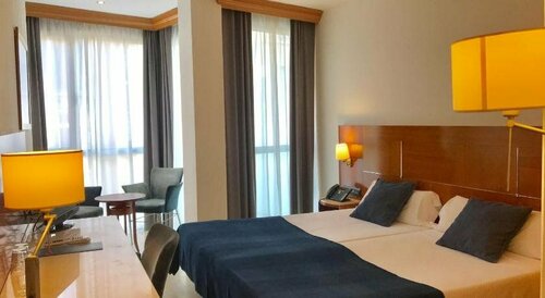 Hotel Calasanz, Забронировать Отель Отели Baix Llobregat 3 звезды, 3*