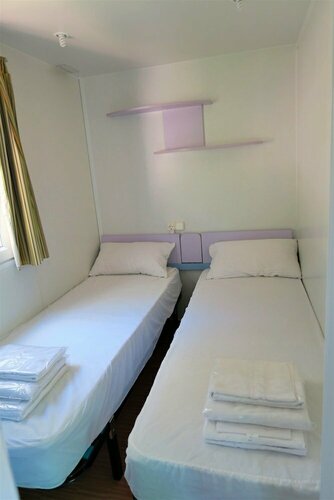 Camping & Bungalow Cueva Negra, Забронировать Кемпинг Мохакар Коста-де-Альмерия, рядом с Playa Venta del Bancal