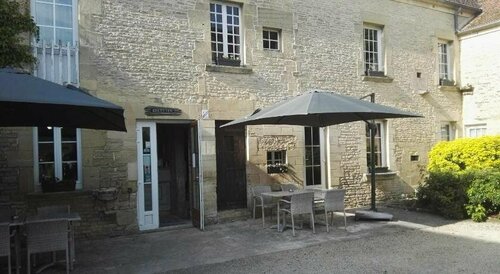 Auberge De La Mue, Book Hostel / Vandrerhjem Thaon 