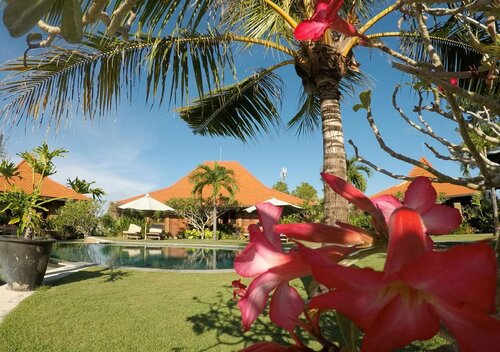 Three Monkeys Villas, Забронировать Отель Улувату Нуса-Дуа