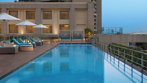 DoubleTree by Hilton Agra, Забронировать Отель Отели Taj Ganj с бассейном, Бассейн